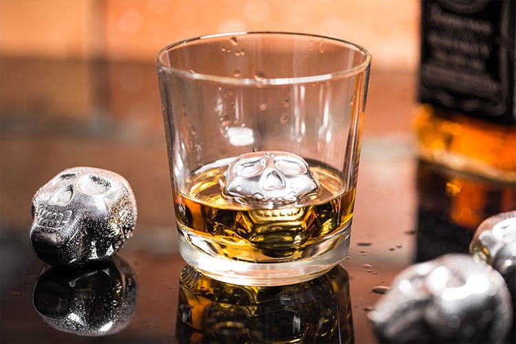 Metalowe czaszki do drinków Metalowe czaszki do drinków