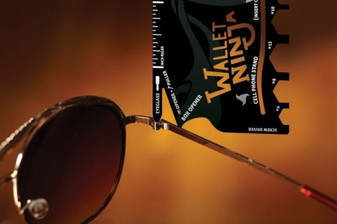 Wallet Ninja - czarna karta przeżycia Wallet Ninja - czarna karta przeżycia