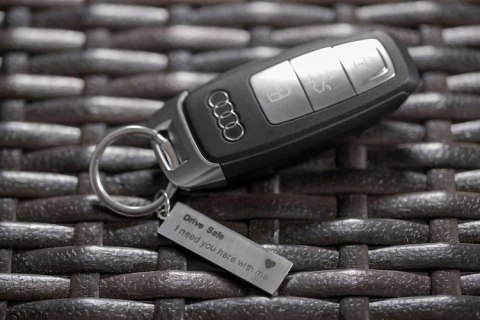 Brelok z tabliczką Drive Safe Brelok z tabliczką Drive Safe