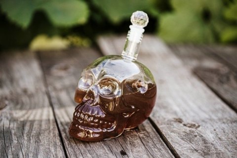 Kuloodporna KARAFKA CZASZKA 700 ml Kuloodporna KARAFKA CZASZKA 700 ml