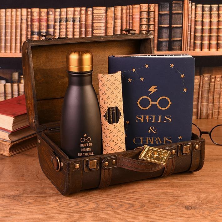 Zestaw prezentowy Premium Harry Potter (4 x ołówki, metalowa butelka, notatnik, brelok) Zestaw prezentowy Premium Harry Potter (4 x ołówki, metalowa butelka, notatnik, brelok)